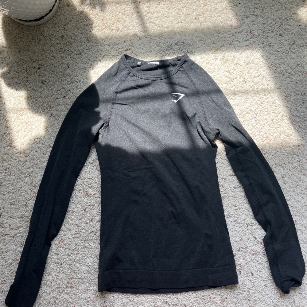 black gymshark long sleeve top